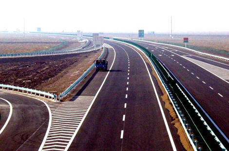 新疆公路G216采用 風(fēng)光互補供電系統(tǒng)穩(wěn)定