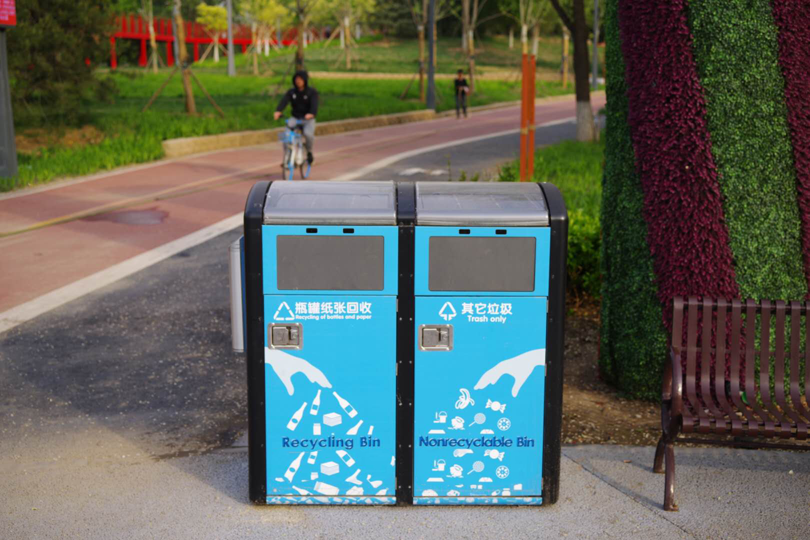 海南||公園綠色智慧升級太陽能垃圾桶，太陽能長椅